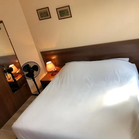 Le Hotel