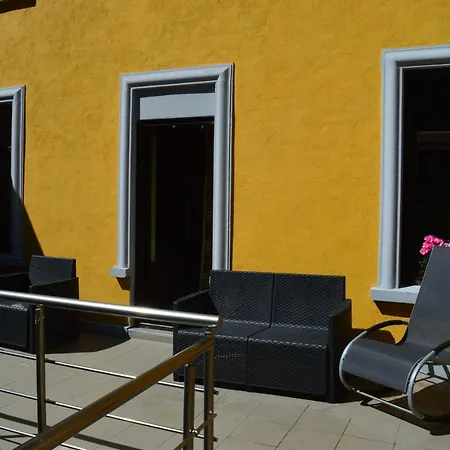 Le Hotel